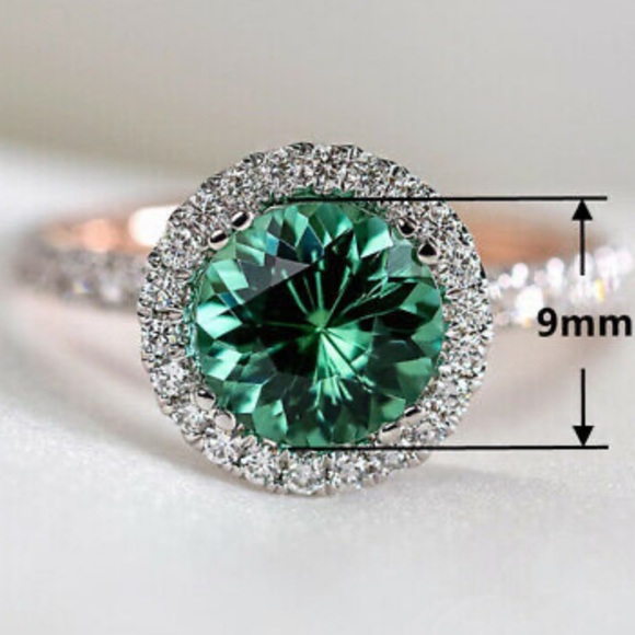 NEW Gorgeous Green Stone 925 Sterling Silver Ring - Picture 2 of 5